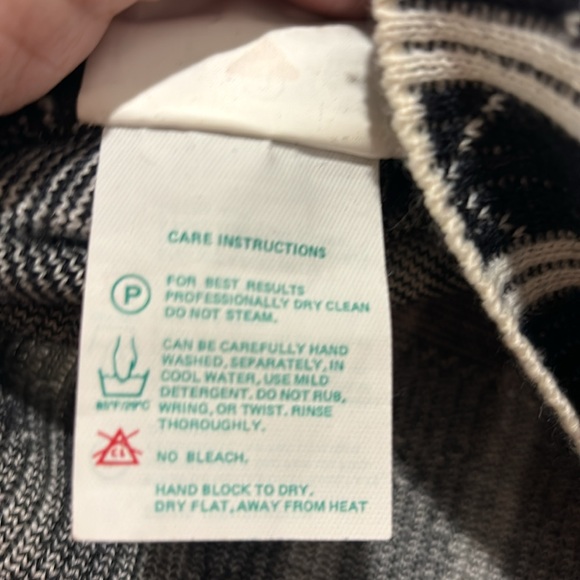 OBERMEYER SPORT “JAILBIRD” Ski/Winter MERINO Wool Sweater Sz M - Picture 8 of 8